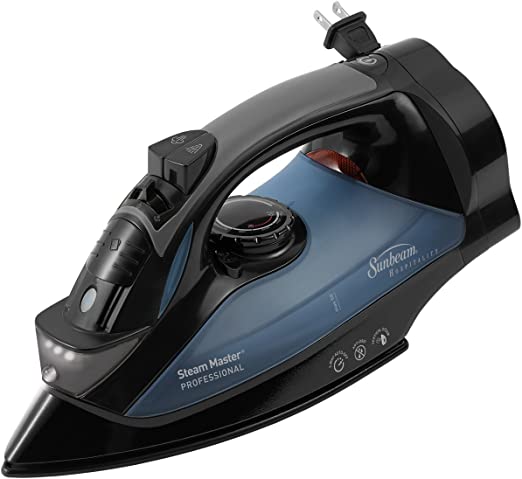 Sunbeam® greensense™ Full-size Retractable Steam Master with ClearView™ LED light, Motion Smart® 3-way Auto Off, Drip Free, Non-Stick Soleplate, Vertical Steam, Black