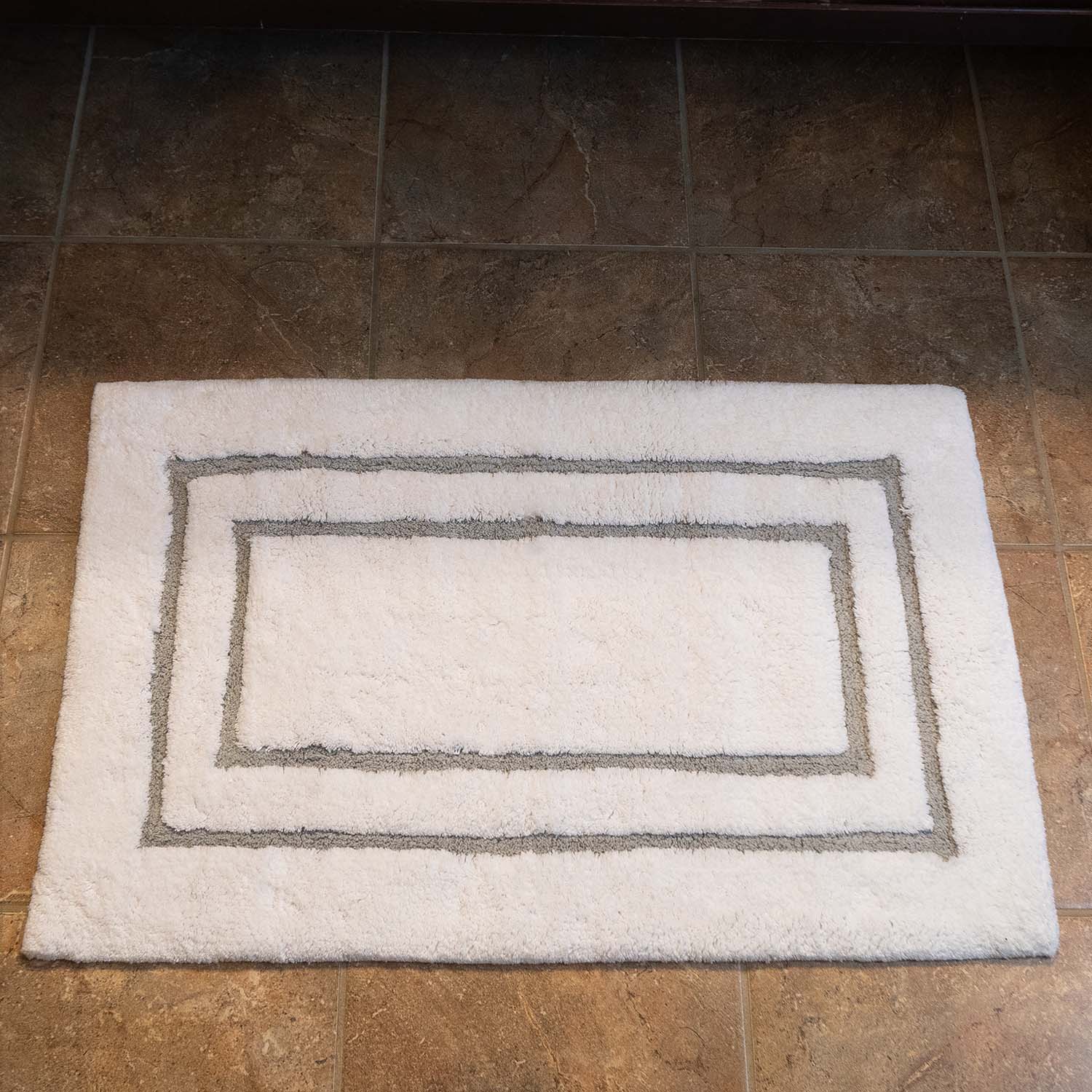 Gryphon Collection - Tufted Cut Bath Rug - Grey x White 100% Ringspun Cotton, Double 1" Frame, Hand Loomed, Fresh & Ready
