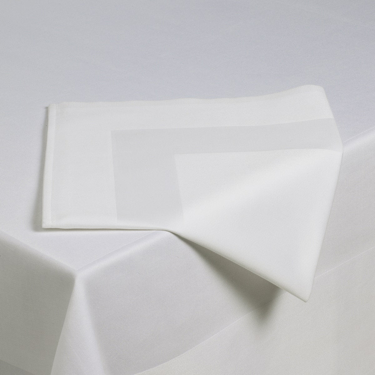 Cross Stitch Crossbordered Napkin, Premium Blend Woven Pattern Stitched Hems 22"x22" 60% ELS Cotton, 40% Polyester White