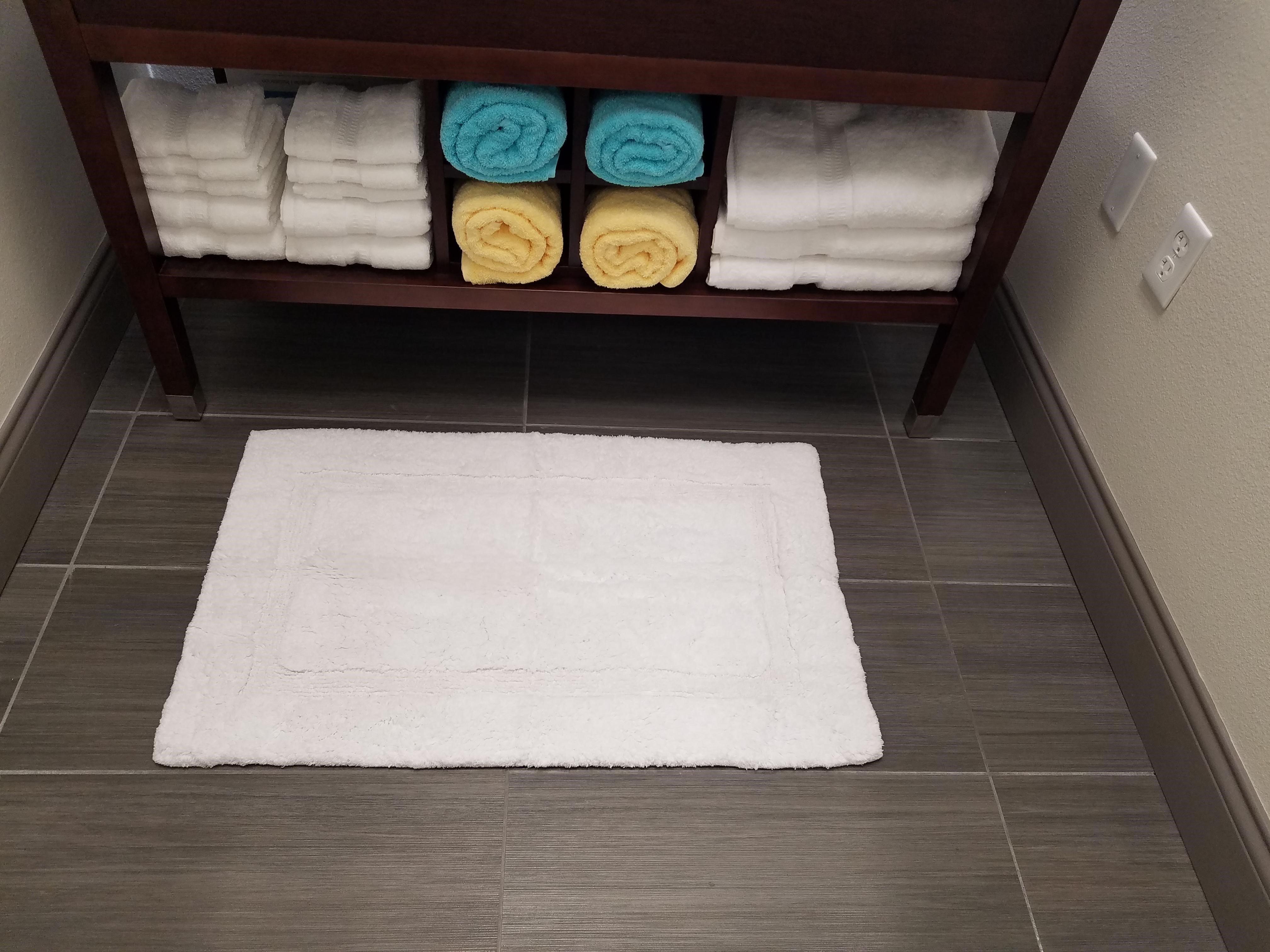 Bath Rug with Latex Backing 21"x34" 1700gsm 100% Cotton Tufted Bath Rug w Frame Design