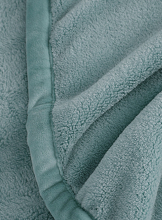 Serasoft+ Plush Blanket, Medium Weight