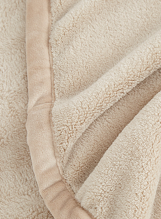 Serasoft+ Plush Blanket, Medium Weight