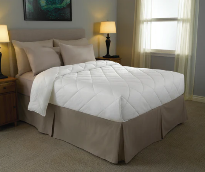 ReNova Eco-Friendly Down-Alternative Quilted Blanket, Medium Weight, Sewn-Through, 10" Diamond Box