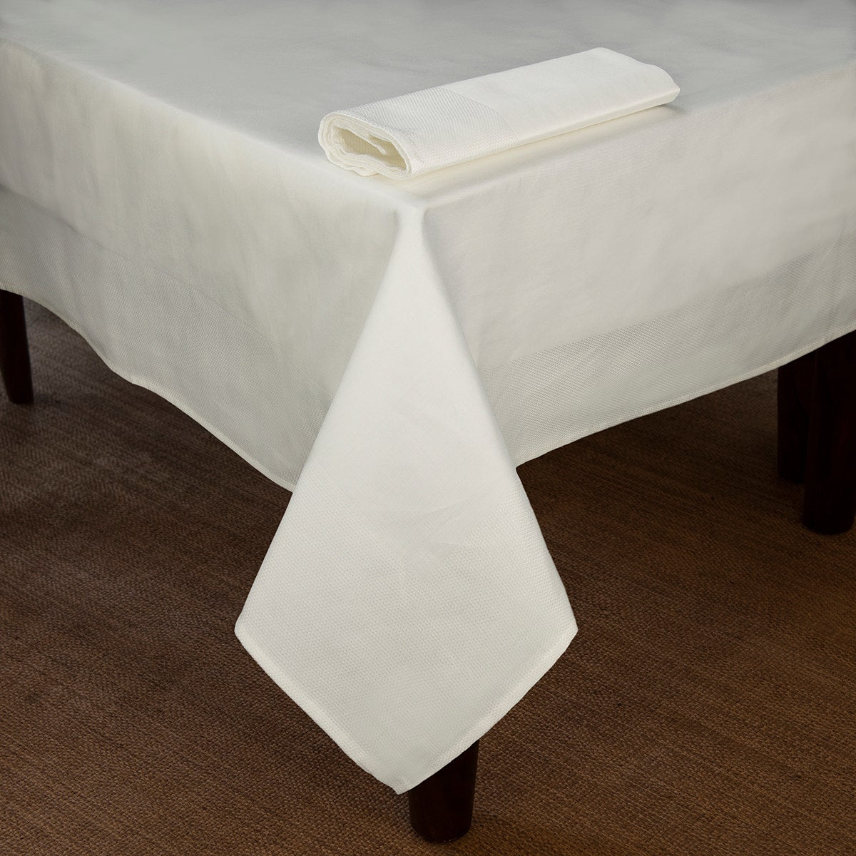 Partridge Eye Border, Tablecloth 100% ELS Cotton